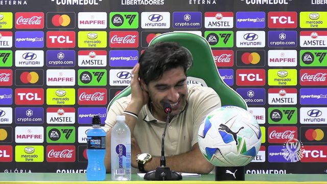 Abel pediu ajuda à mulher para fazer a equipa