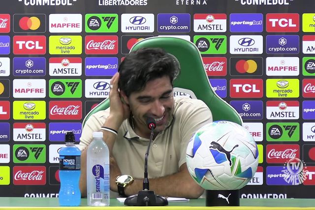 Abel pediu ajuda à mulher para fazer a equipa