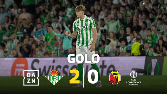 'Miúdo' agradeceu tanta cerimónia e consumou segundo golo do Betis (vídeo)