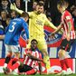 Liam Kelly reclama com Iñaki Williams no rangers-Athletic Bilbao