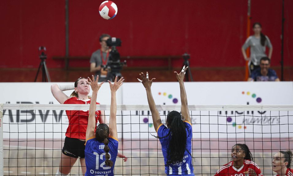 Isidora Ubavic em ação frente ao FC Porto