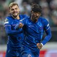 celebram golo do Chelsea marcado ao Legia Varsósvia