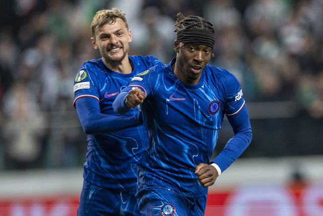 celebram golo do Chelsea marcado ao Legia Varsósvia