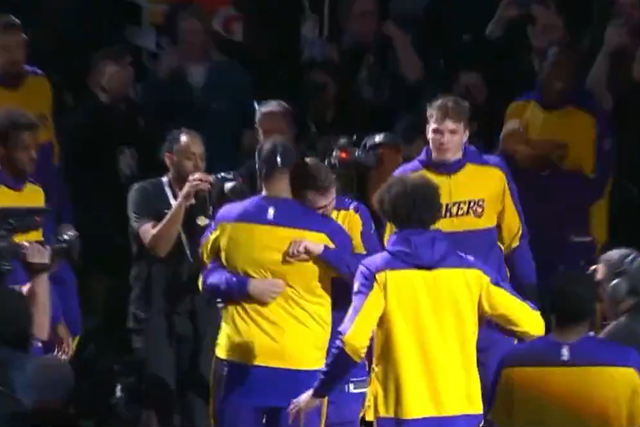 VÍDEO: Luka Doncic não segurou as lágrimas no regresso a Dallas