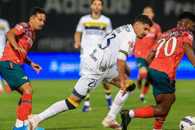 Cónegos têm sabido guardar a vantagem que alcançaram logo aos 4 minutos do dérbi com os famalicenses — Foto: José Coelho/LUSA