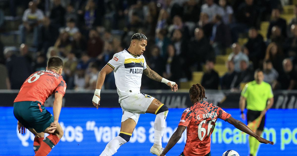 Com este tipo de vizinhos ninguém vê o 'pôr do sol' (crónica)