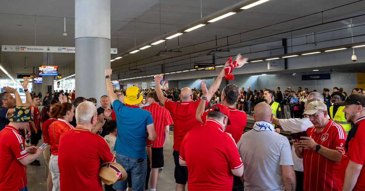 Adepto inglês do Nottingham Forest morreu no Porto