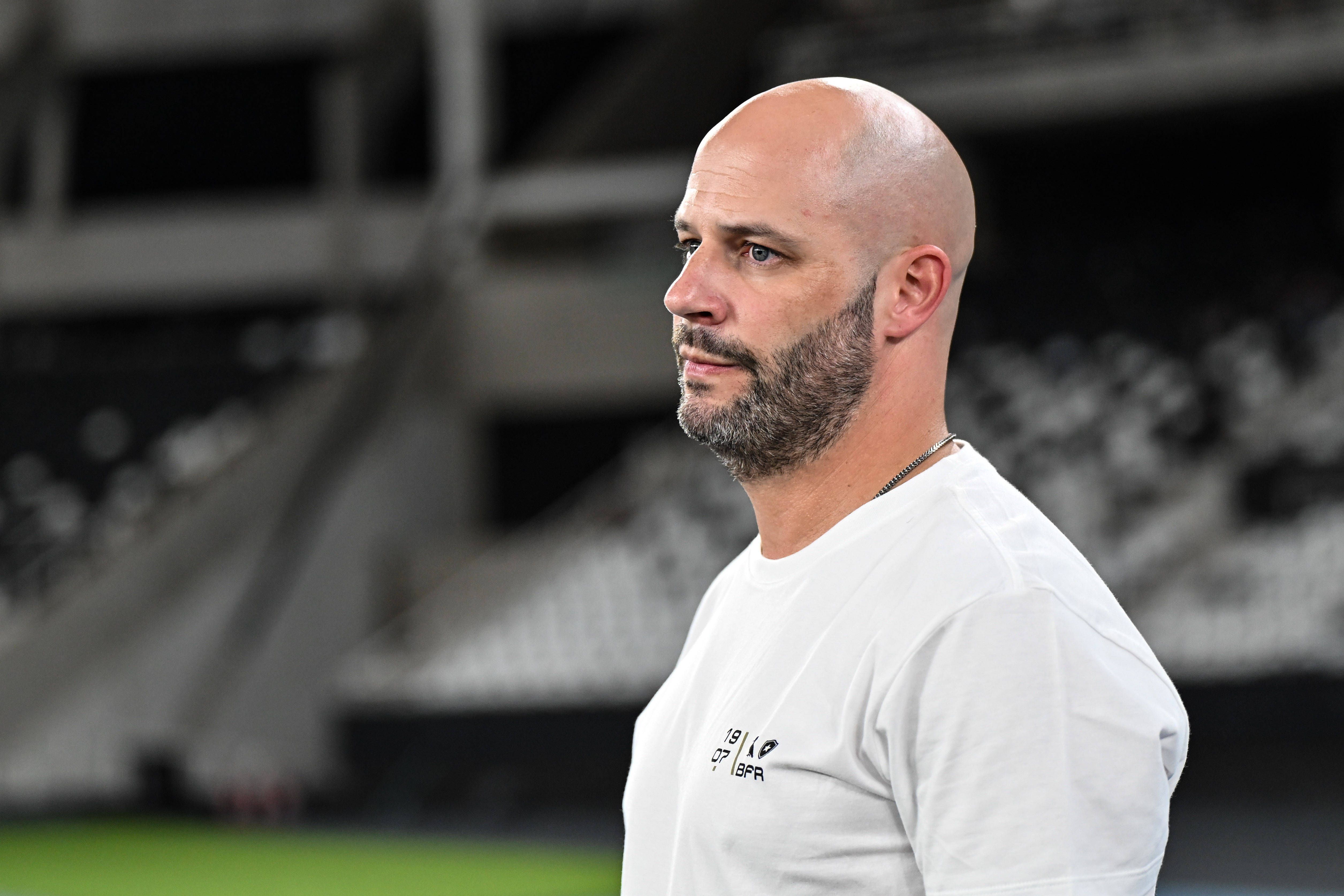 Franclim Carvalho na estreia como treinador do Botafogo (foto: IMAGO)