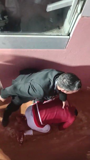 Djokovic agredido com garrafa na cabeça após vitória em Roma
