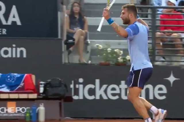 VÍDEO: nem o telemóvel de Moutet impediu derrota frente a Djokovic