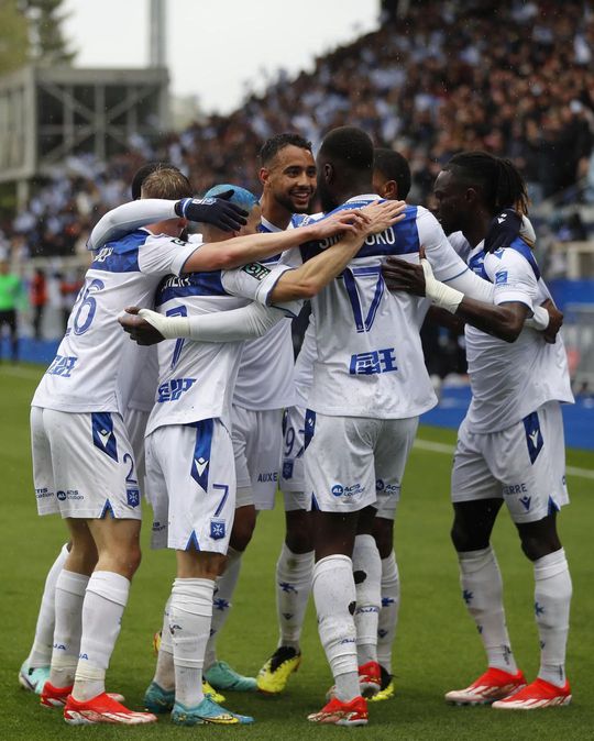Auxerre está de volta à Ligue 1
