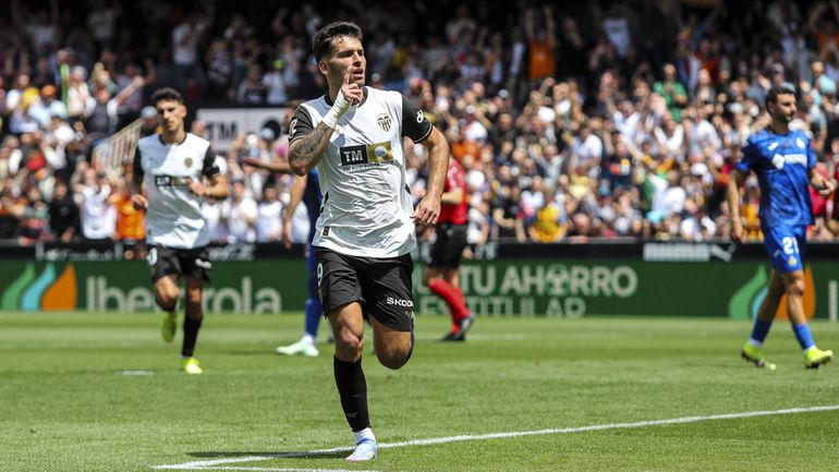 Valência vence Getafe e já é 9.º