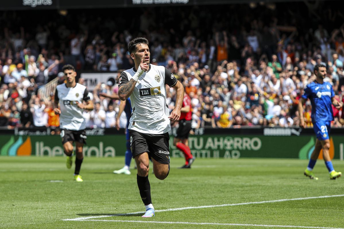 Valência vence Getafe e já é 9.º
