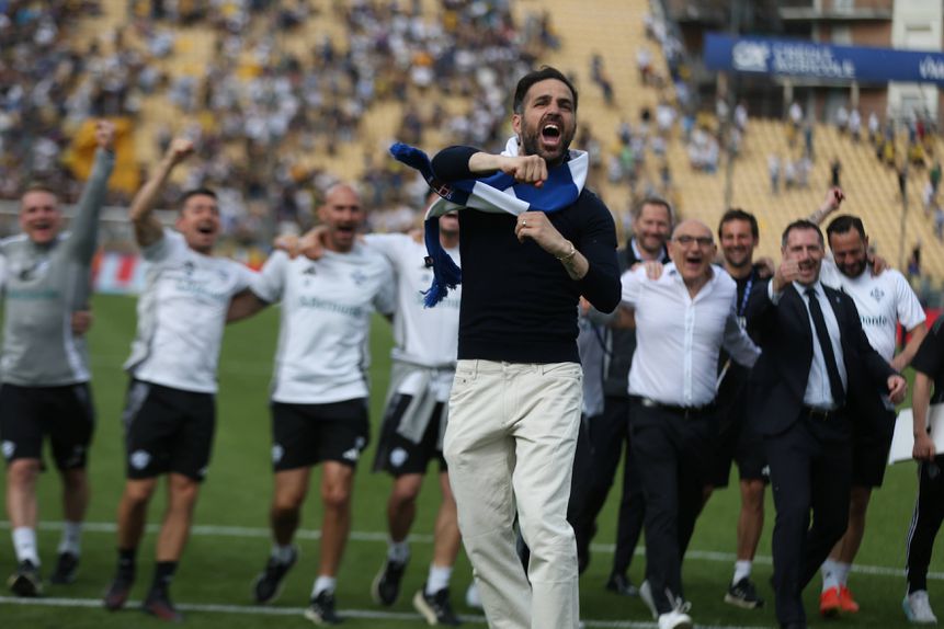 Cesc Fàbregas festeja resultado do Como diante do Parma