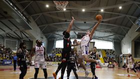Oliveirense entra a ganhar no 'play-off'
