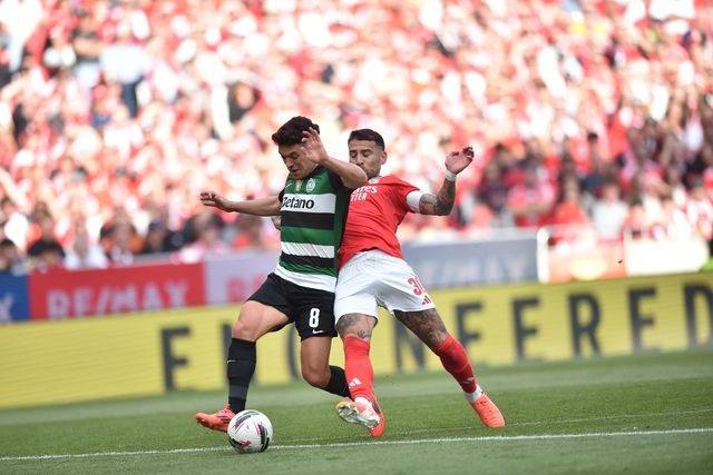 Lance polémico entre Otamendi e Pedro Gonçalves no Benfica-Sporting (Miguel Nunes)
