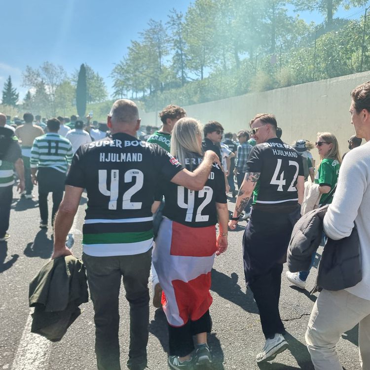 Família de Morten Hjulmand presente no cortejo do Sporting para a Luz