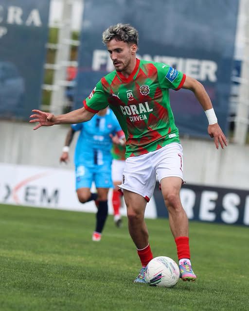 Liga 2: Oliveirense empata e adia decisão da manutenção para a última jornada