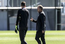Flick confia em Szczesny para o clássico: «Por vezes fuma, mas...»