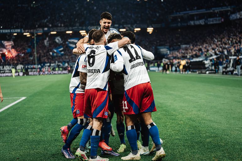 Hamburgo em festa: histórico está de volta à Bundesliga... e pode ligar o relógio!