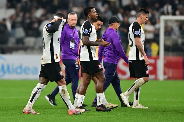 VÍDEO: Depay também já tem o seu ‘Panenka’… e não é dos bons