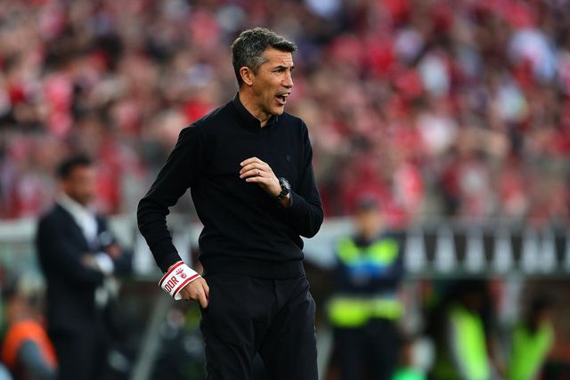 «Lage não é melhor ou pior treinador por ser campeão ou não»