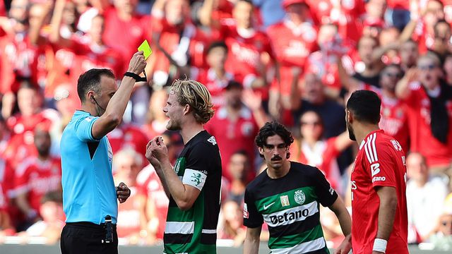 Hjulmand vê cartão amarelo no Benfica-Sporting (foto: Grafislab)