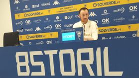 Ian Cathro: «Não sou burro, obviamente todos os clubes têm de fazer dinheiro. Mas...»
