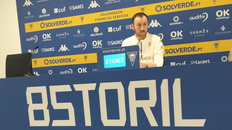 Ian Cathro: «Não sou burro, obviamente todos os clubes têm de fazer dinheiro. Mas...»