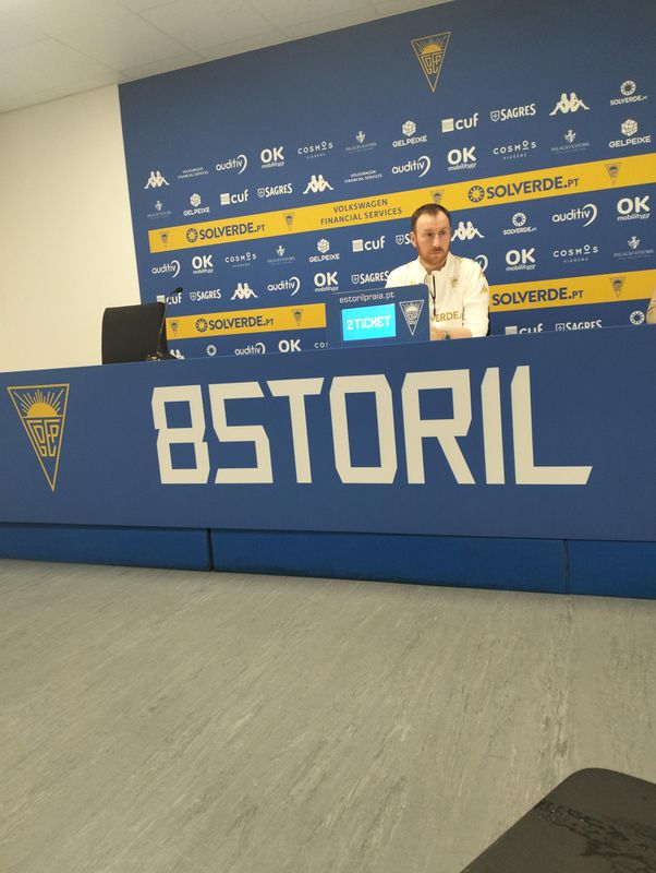 Ian Cathro: «Não sou burro, obviamente todos os clubes têm de fazer dinheiro. Mas...»