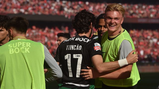 Golo de Trincão festejado pelas famílias dos jogadores em Alvalade (vídeo)