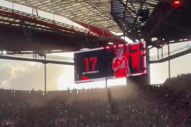 Golo de Akturkoglu leva as bancadas da Luz à loucura!