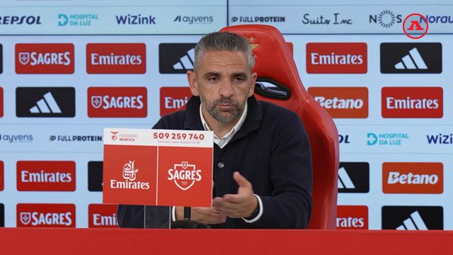 «Vi jogadores do Vitória a levar amarelo para jogarem com o Sporting...»