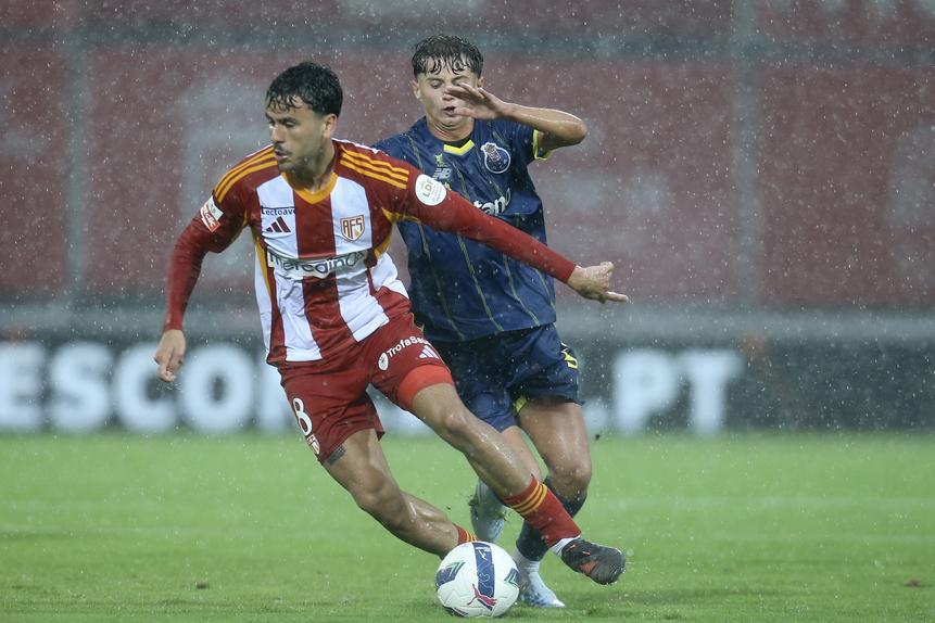 Pedro Lima, médio do Aves SAD, é cobiçado pelo Sporting - Foto: Manuel Fernando Araújo/LUSA