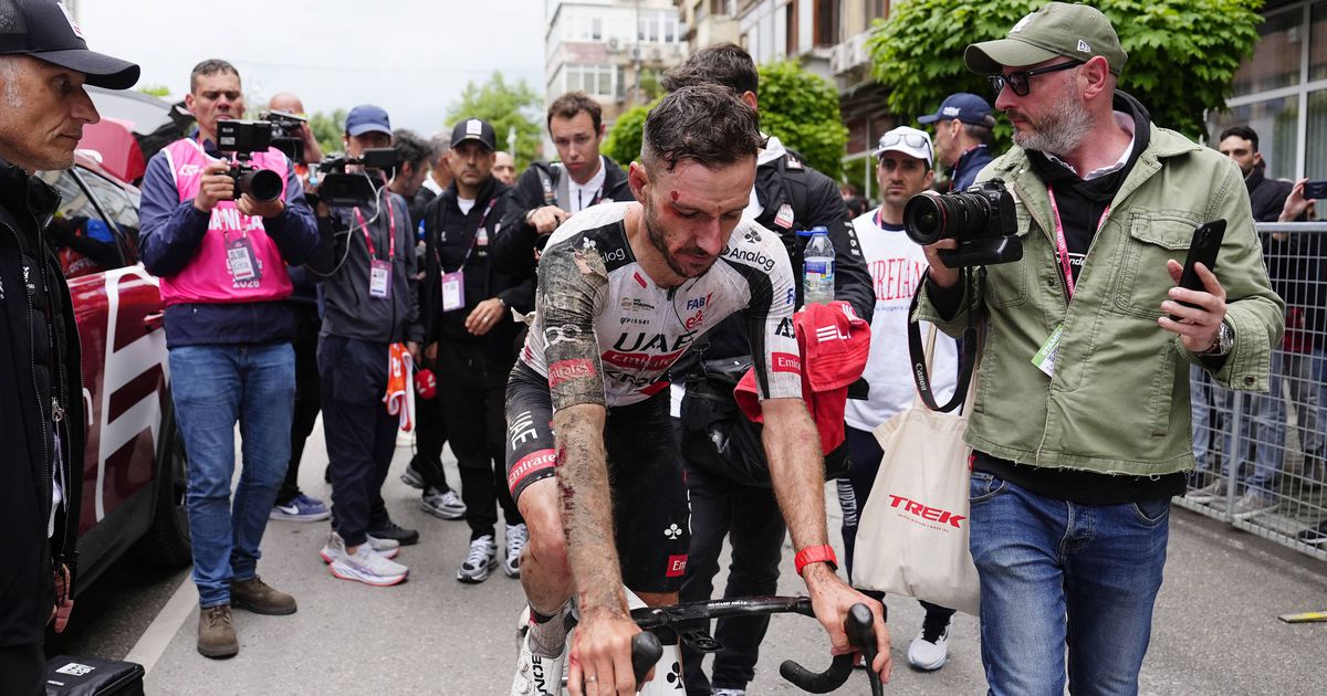 Adam Yates abandona o Giro após sintomas de concussão
