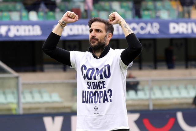 Cesc Fàbregas com uma camisola do Como-1907