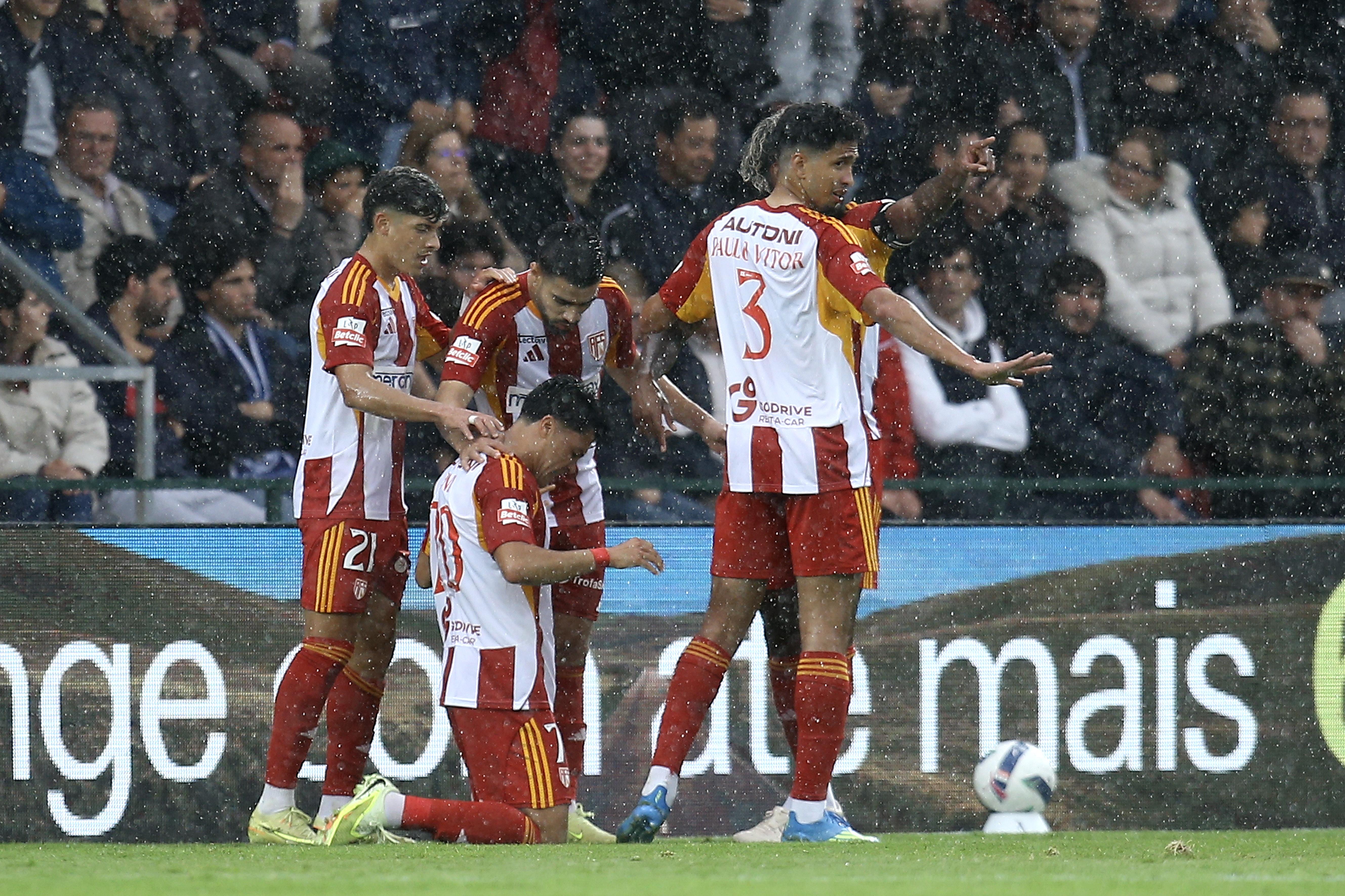 Roni festeja o golo marcado ao FC Porto - Foto: MANUEL FERNANDO ARAUJO/LUSA