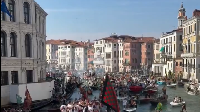 Podia ser de outra maneira? Veneza festejou assim a subida à Serie A e o título de campeão