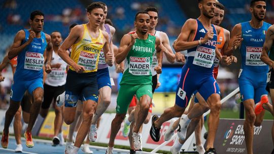 Nader cai, mas está na final: «Ficas no chão e acabou… ou vais à luta!»