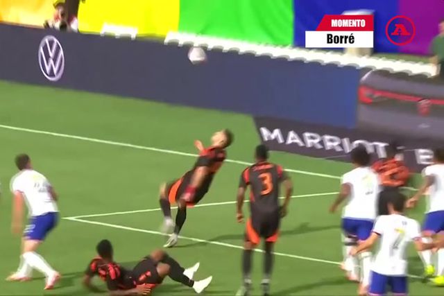 Que momento! Avançado colombiano Borré surpreende EUA