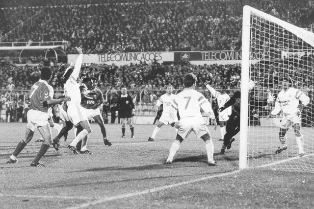 «A mão de Deus negro»