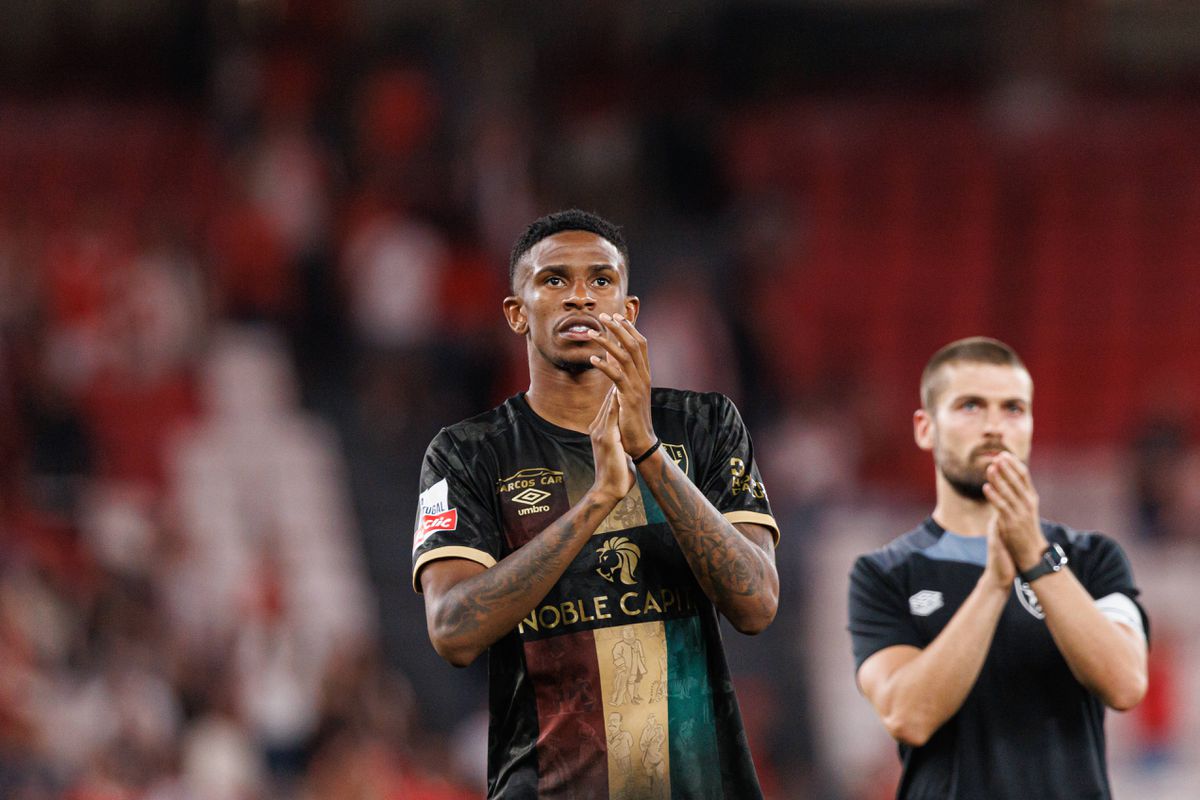 Flamengo ataca Estrela... e tricolores reagem