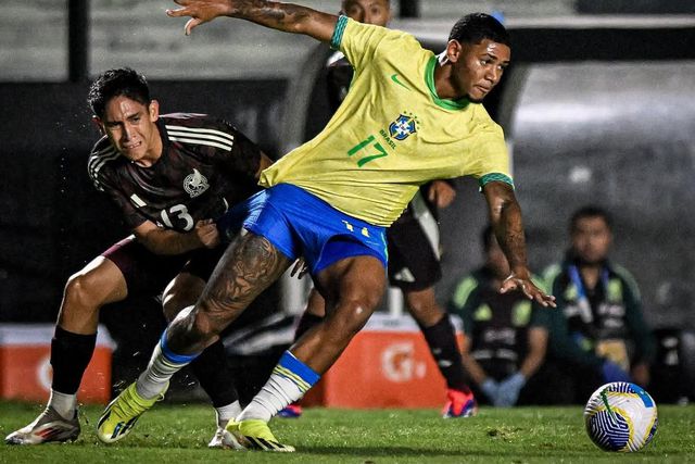 Mercado: médio do Flamengo no Sporting por empréstimo com opção de €4 milhões