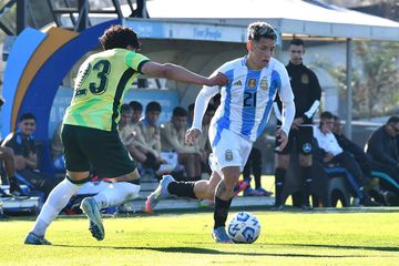 Benfica: Prestianni em ação pelos sub-20 da Argentina
