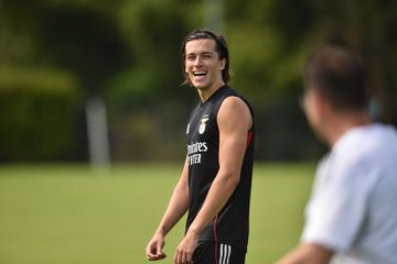 Benfica: Real Madrid telefona a Carreras para tranquilizá-lo