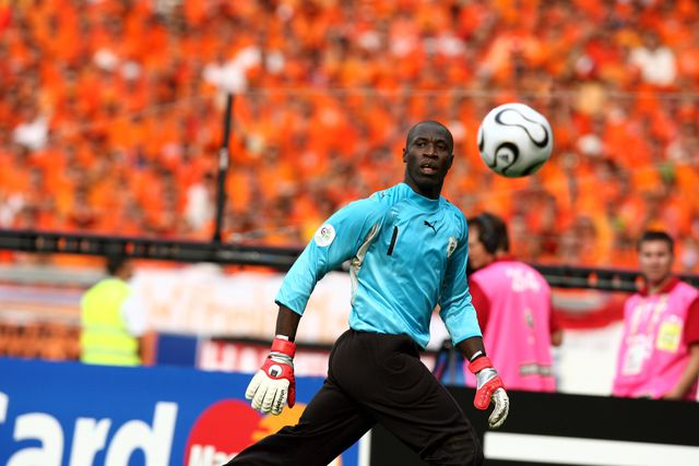 Perdeu um testículo em jogo, mas um ano depois estreou-se num Mundial