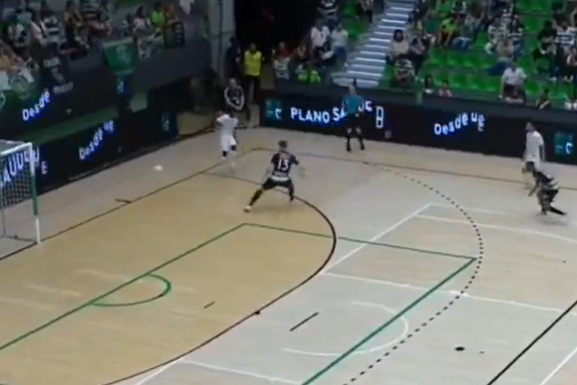 VÍDEO: autogolo inacreditável do capitão dos Leões Porto Salvo