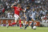 Fejsa a representar o Benfica num jogo particular com o Monterrey na Eusébio Cup