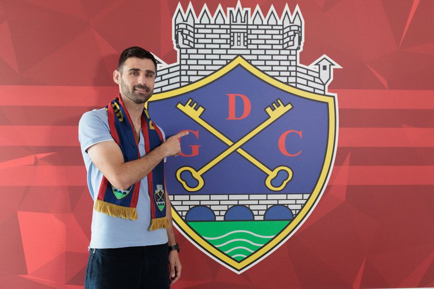 Roberto deixa Tondela para rumar a Trás-os-Montes e vai manter-se na Liga 2 na próxima época (Foto: Chaves)