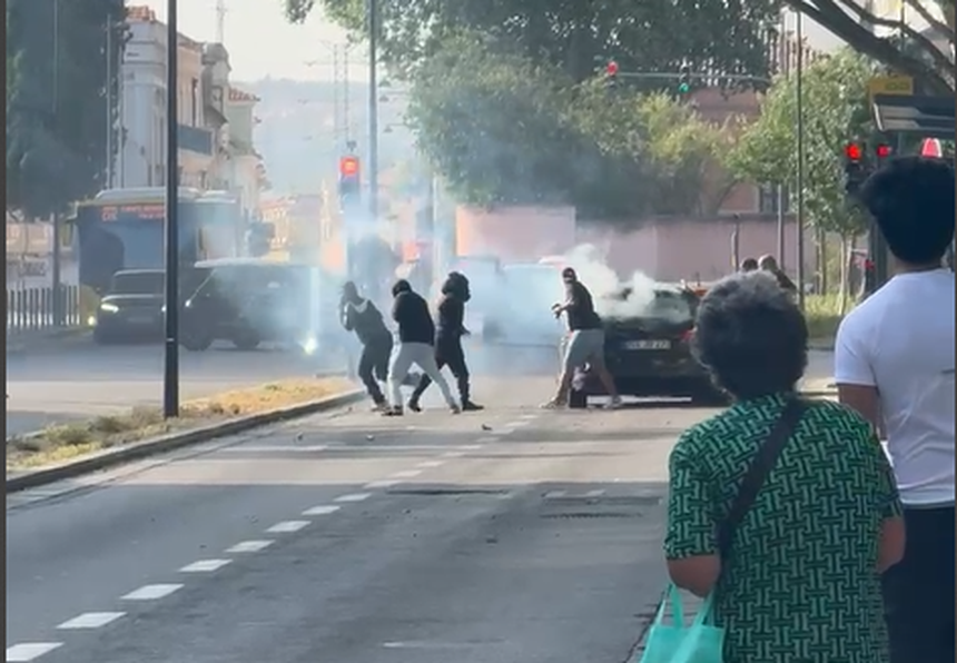Imagem do momento em que é feita a emboscada ao veículo que transportava adeptos do FC Porto